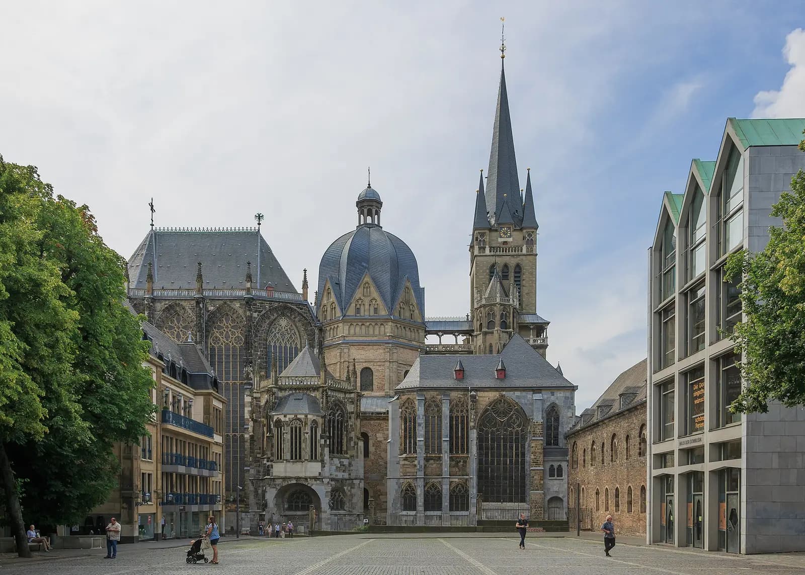 Asrama Aachen – Ponttor